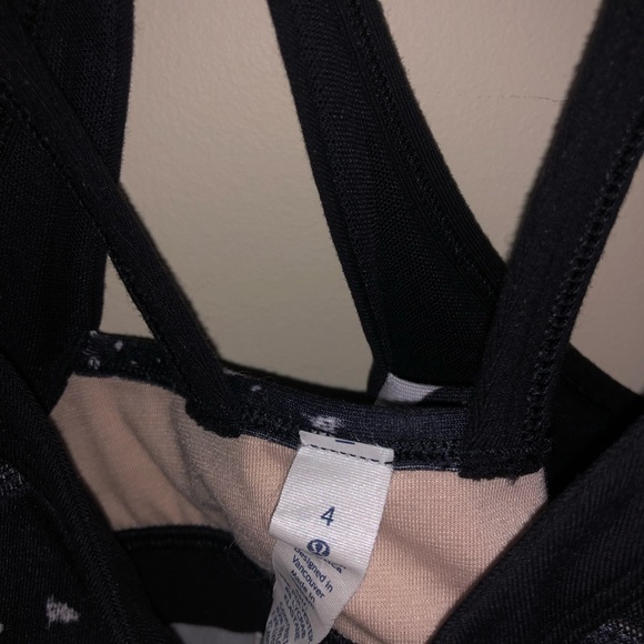 Black and white patterned Lululemon top - Picture 3 of 4